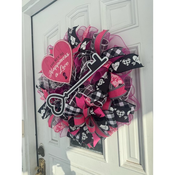Valentines Day Heart Wreath, The Key To Happiness is Love Sign Door Hanger - Picture 7 of 9
